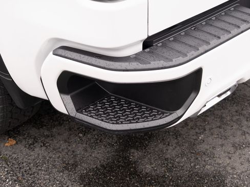 Used 2024 GMC Sierra 1500 Denali w/ Technology Package image 30