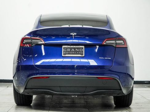 Used 2023 Tesla Model Y AWD image 12