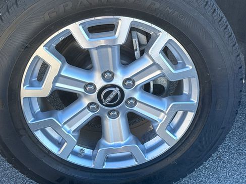 Certified 2024 Nissan Titan SV w/ SV Convenience Package image 11