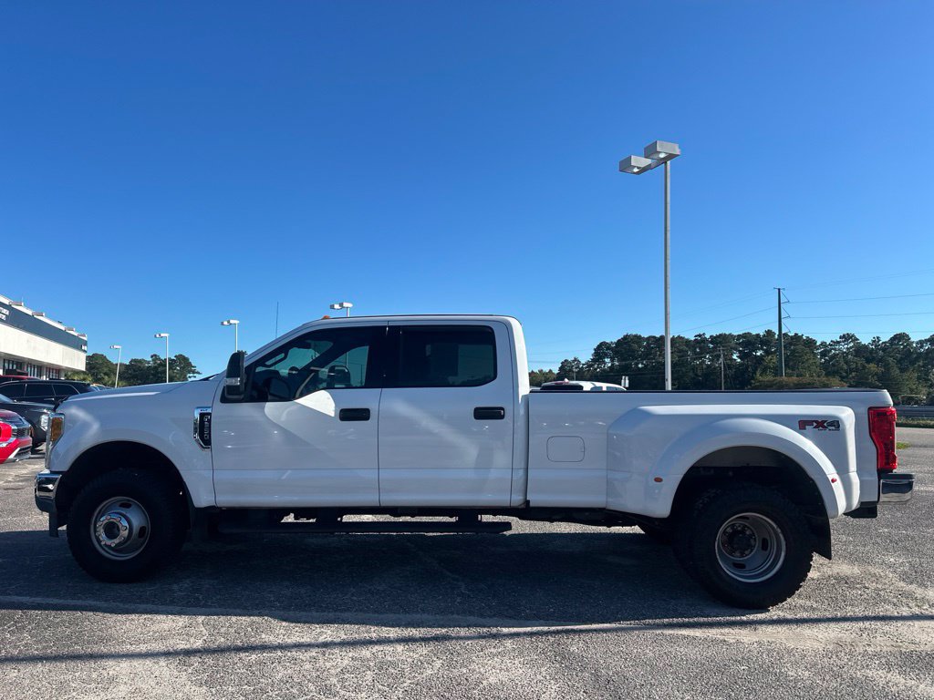 Used 2017 Ford F350 XLT w/ FX4 Off-Road Package AWD/4WD image 6