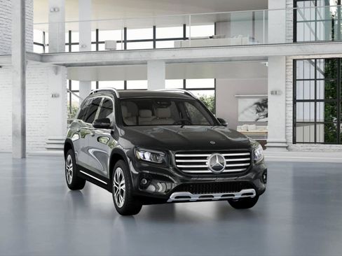 Used 2026 Mercedes-Benz GLB 250 4MATIC image 9
