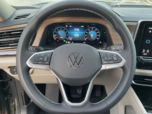 New 2026 Volkswagen Atlas SE image 18