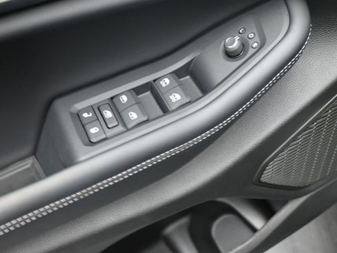 New 2025 Jeep Grand Cherokee L Altitude image 21