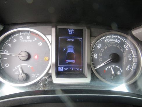 Used 2019 Toyota Tacoma SR5 RWD image 14