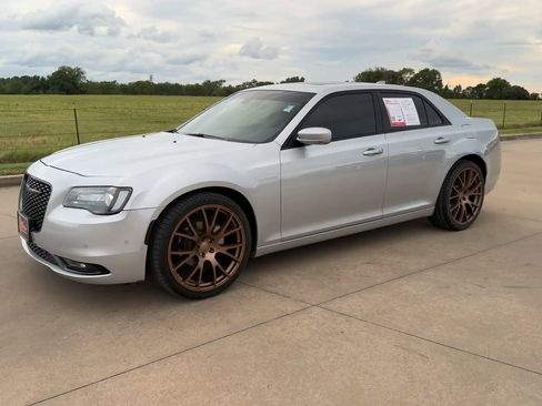 Used 2023 Chrysler 300 S image 4
