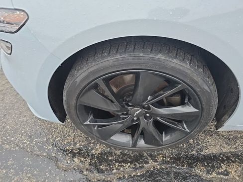 Used 2022 Genesis G70 3.3T w/ Sport Advanced Package image 9