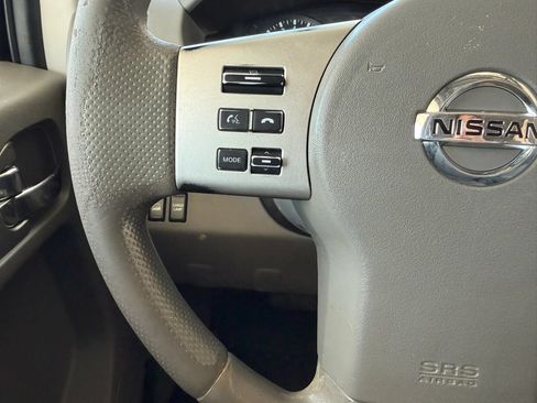 Used 2016 Nissan Frontier SV w/ Moonroof Package AWD/4WD image 16