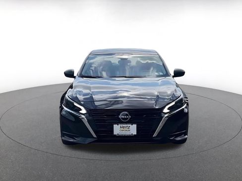 Used 2025 Nissan Altima 2.5 SV FWD image 4