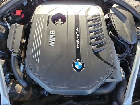 Used 2019 BMW 740i xDrive w/ Executive Package image 9