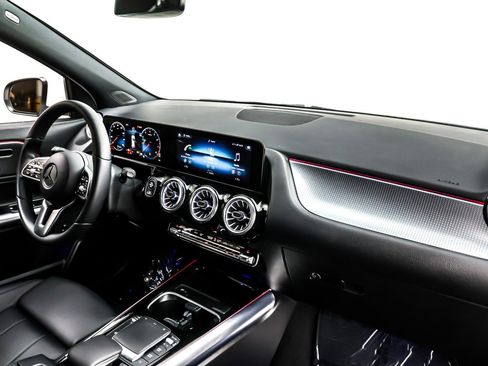 Used 2023 Mercedes-Benz GLA 250 image 17