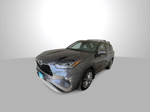 Used 2021 Toyota Highlander Platinum AWD/4WD image 4