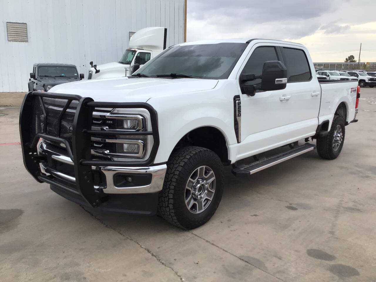 Used 2024 Ford F250 Lariat w/ FX4 Off-Road Package AWD/4WD image 3