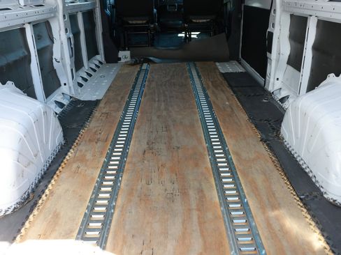 Used 2025 RAM ProMaster 2500 w/ Convenience Group FWD image 21