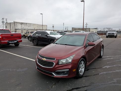 Used 2016 Chevrolet Cruze LT w/ Sun And Sound Package image 5