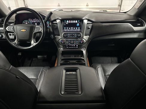 Used 2020 Chevrolet Suburban Premier image 25