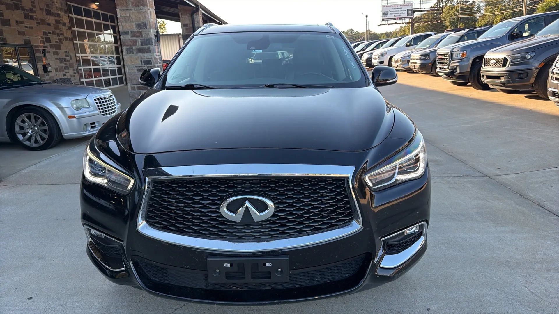 Used 2019 INFINITI QX60 Luxe AWD/4WD image 2