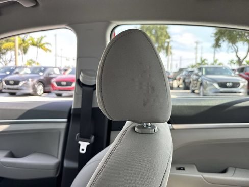 Used 2019 Hyundai Elantra SEL FWD image 16