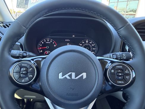 Certified 2022 Kia Soul EX image 32