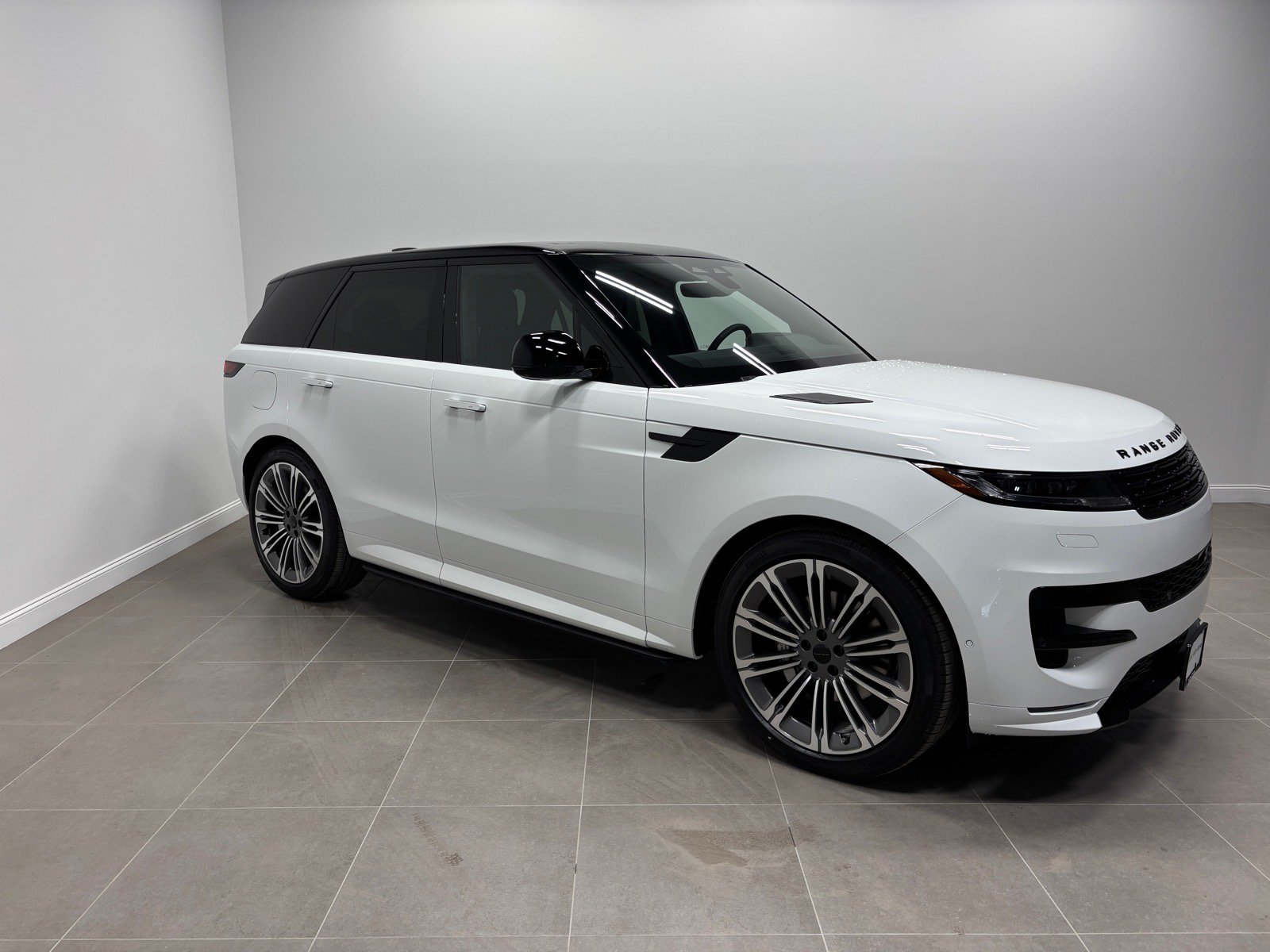 New 2026 Land Rover Range Rover Sport Dynamic SE AWD/4WD image 5