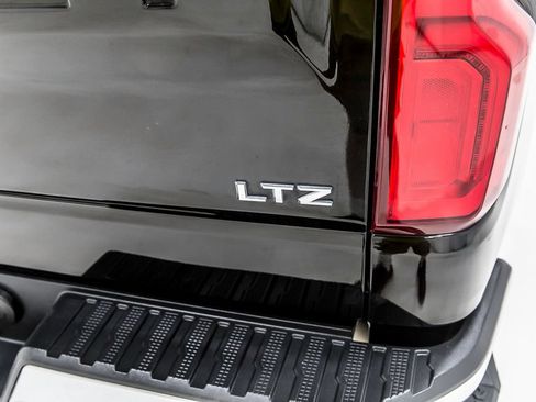 Used 2019 Chevrolet Silverado 1500 LTZ w/ LTZ Premium Package RWD image 7