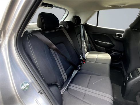 Used 2025 Hyundai Venue SEL FWD image 27
