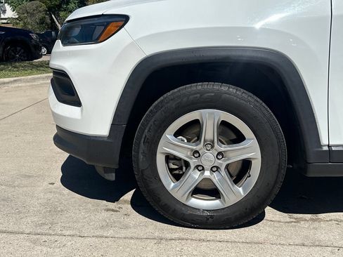Used 2024 Jeep Compass Latitude AWD/4WD image 22
