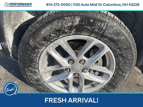 Used 2023 Jeep Grand Cherokee Laredo w/ Luxury Tech Group I image 10