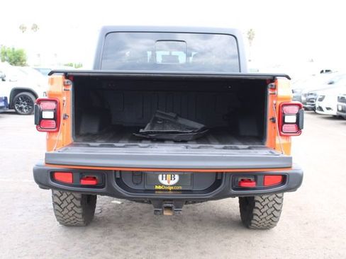 Used 2023 Jeep Gladiator Rubicon w/ LED Lighting Group AWD/4WD image 8
