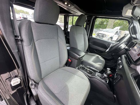 Used 2024 Jeep Wrangler Unlimited Sport AWD/4WD image 23