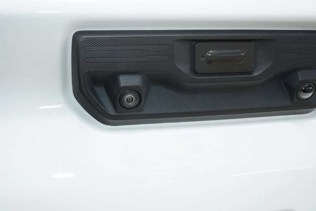 Used 2025 Chevrolet Silverado 2500 LTZ w/ LTZ Convenience Package AWD/4WD image 31