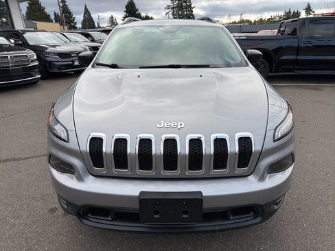 Used 2016 Jeep Cherokee Sport image 9