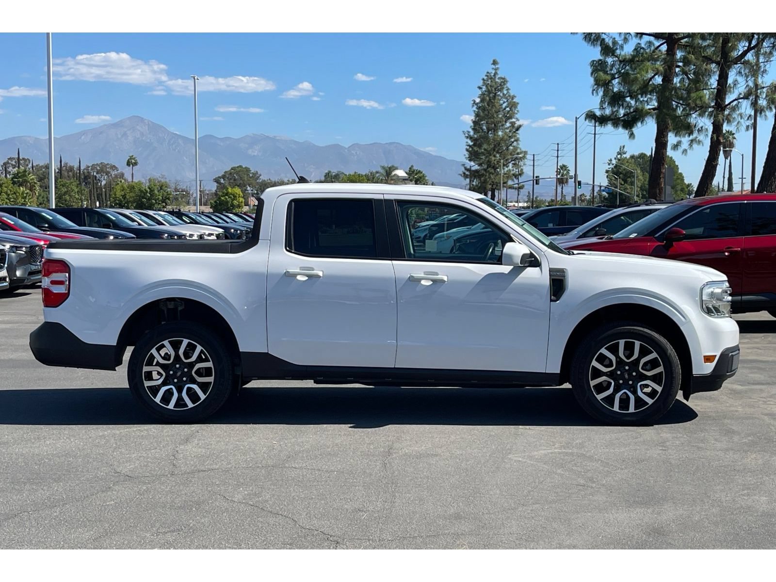 Used 2023 Ford Maverick Lariat FWD image 7