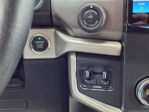 Used 2022 Ford Expedition XLT image 17