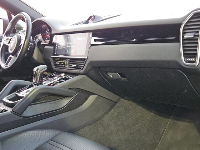 Used 2020 Porsche Cayenne AWD/4WD image 22