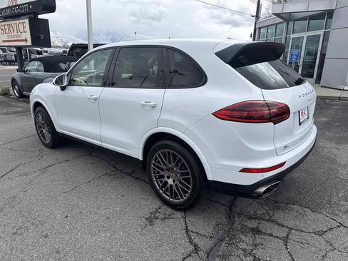 Used 2017 Porsche Cayenne image 8