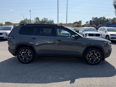 New 2026 Jeep Cherokee Overland w/ Advanced Pro Tech Group AWD/4WD image 11