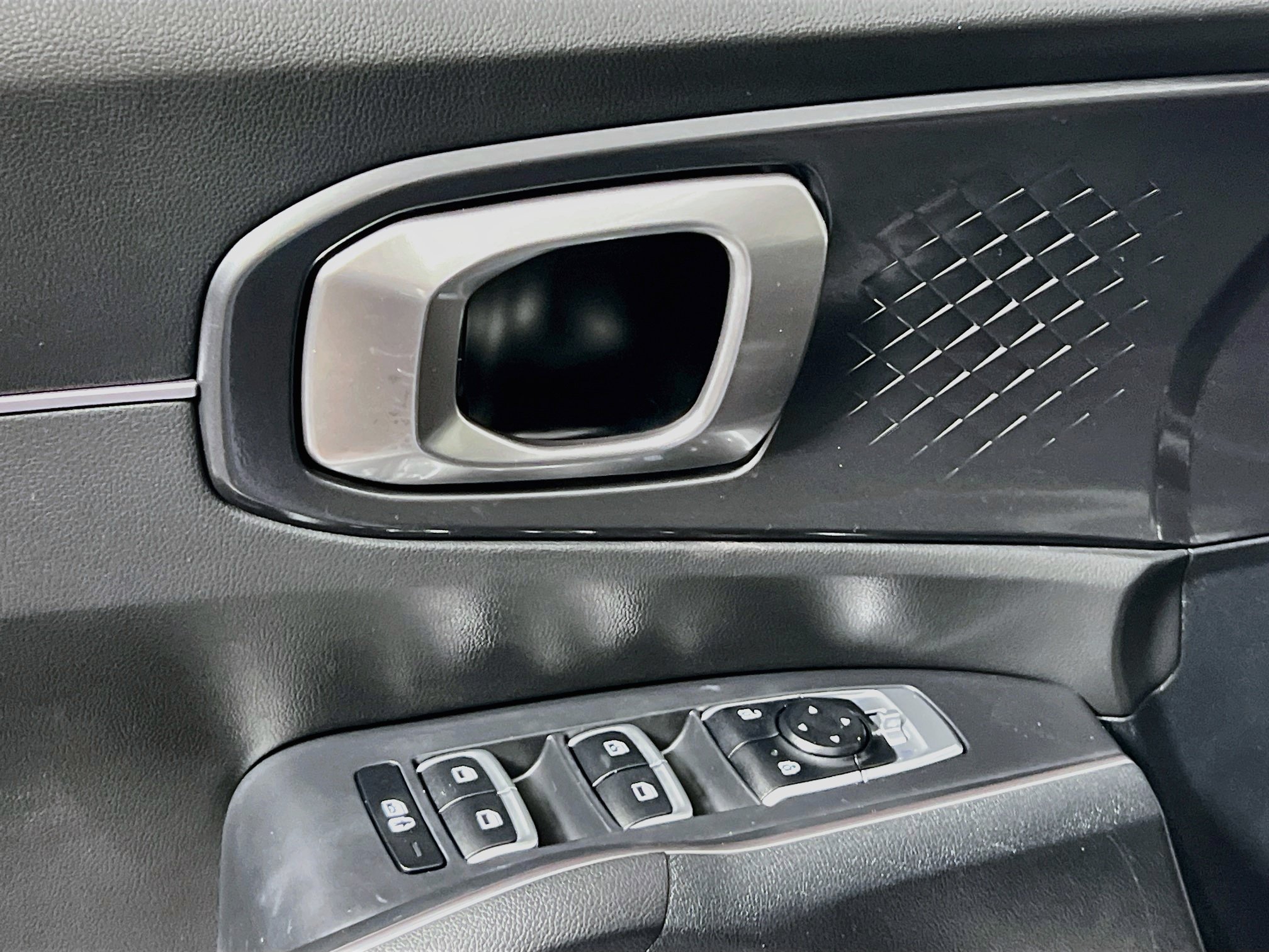 Used 2023 Kia Sorento S FWD image 16