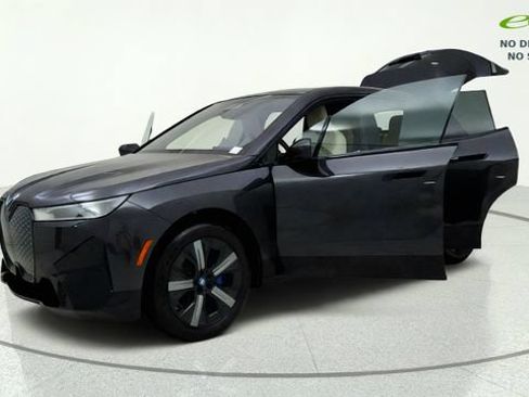 Used 2024 BMW iX xDrive50 w/ Sport Package AWD/4WD image 11