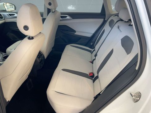 New 2026 Volkswagen Taos SE image 15