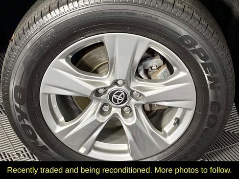 Used 2024 Toyota RAV4 XLE AWD/4WD image 29