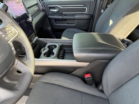 Used 2025 RAM 3500 Big Horn AWD/4WD image 15