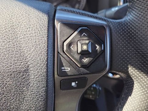 Used 2016 Toyota Tacoma Limited w/ Towing Package image 24