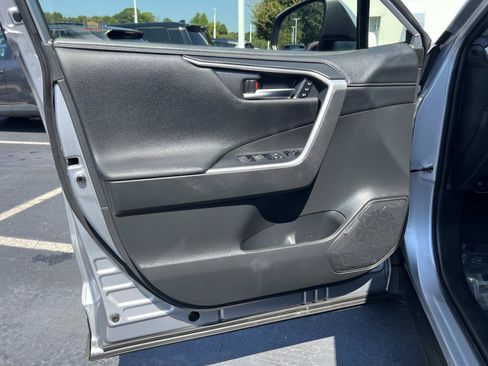 Used 2020 Toyota RAV4 Limited AWD/4WD image 16