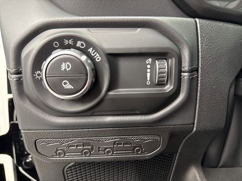 New 2026 Jeep Gladiator Sport AWD/4WD image 17