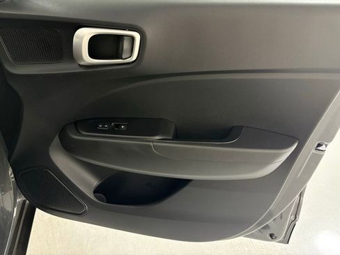 Used 2025 Hyundai Venue SEL FWD image 45