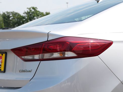 Used 2017 Hyundai Elantra Limited FWD image 17