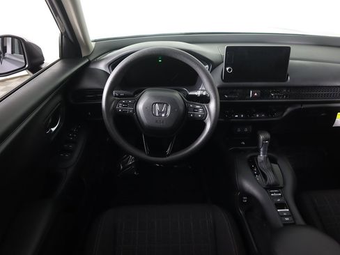 Certified 2026 Honda HR-V LX image 39