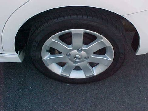 Used 2010 Nissan Sentra 2.0 SR FWD image 5