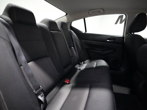 Used 2022 Nissan Altima 2.5 S image 9