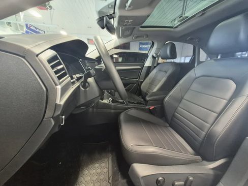 Used 2021 Volkswagen Jetta SE FWD image 11